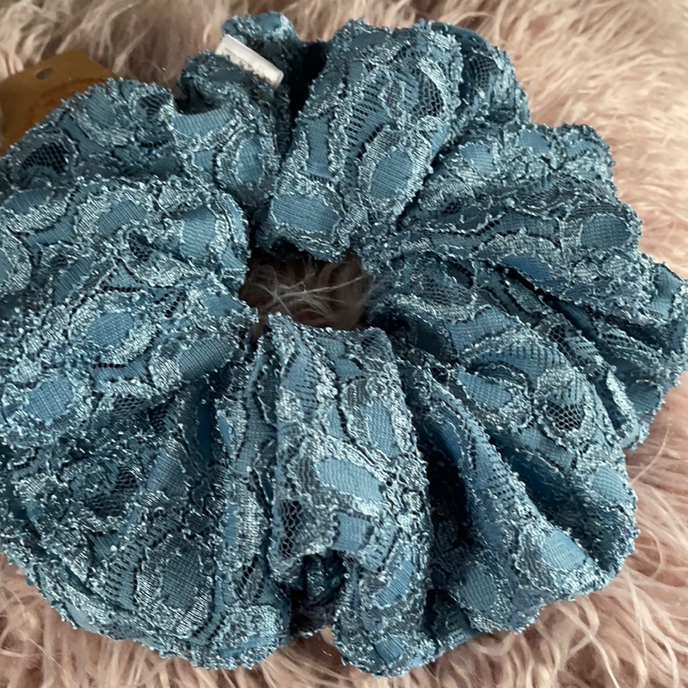 daisygracestudio XXL Scrunchie